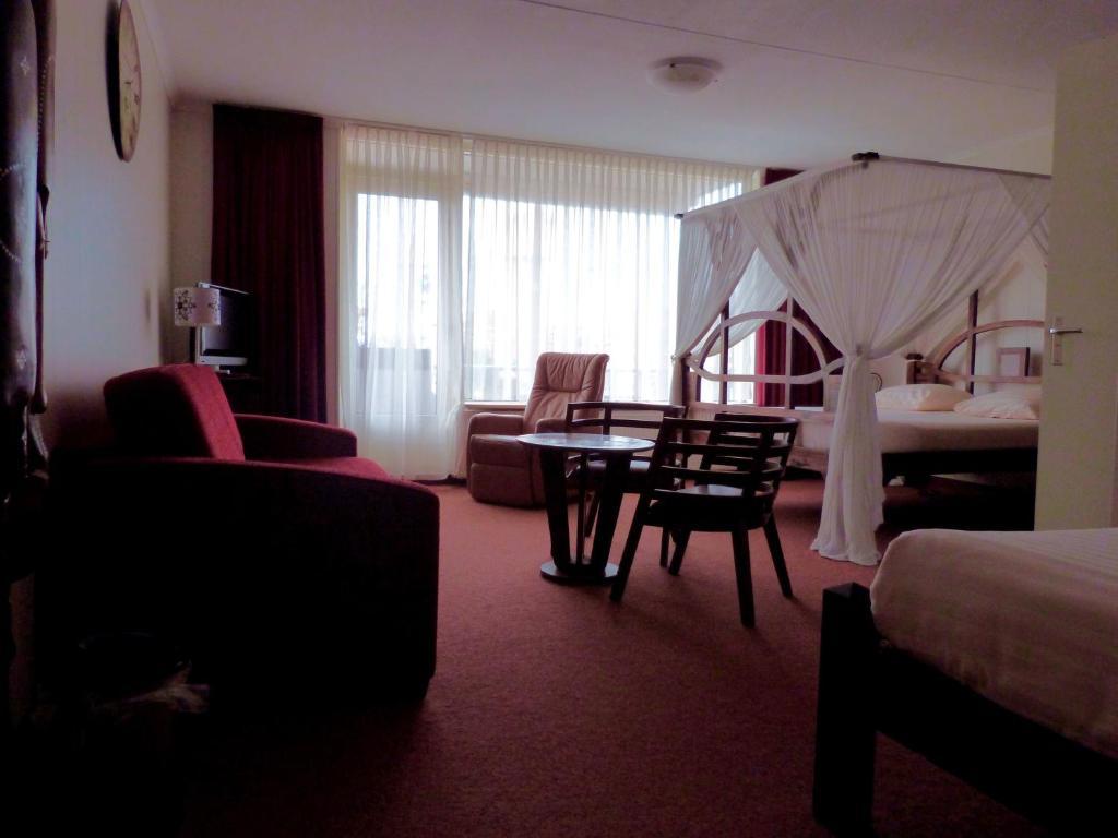 Hotel Wienerhof Den Helder Quarto foto